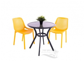 שולחן 72 אפור ו2 כסא רשת צהוב